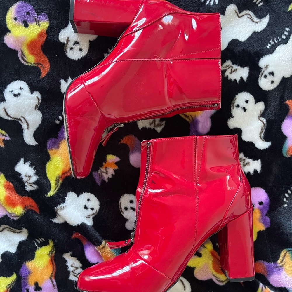 Tahari women’s red patent leather bootie